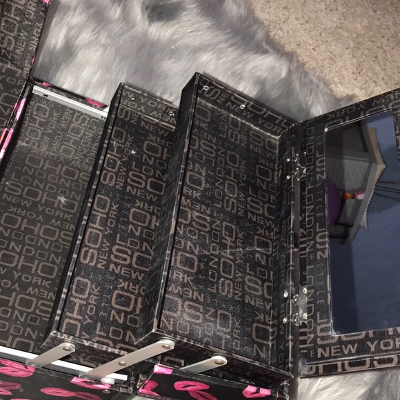 Makeup Storage Container - Picture 3 of 5